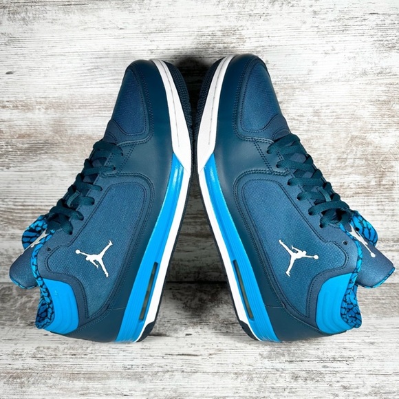 Jordan’s Post-game shoes size 13 - Picture 5 of 8